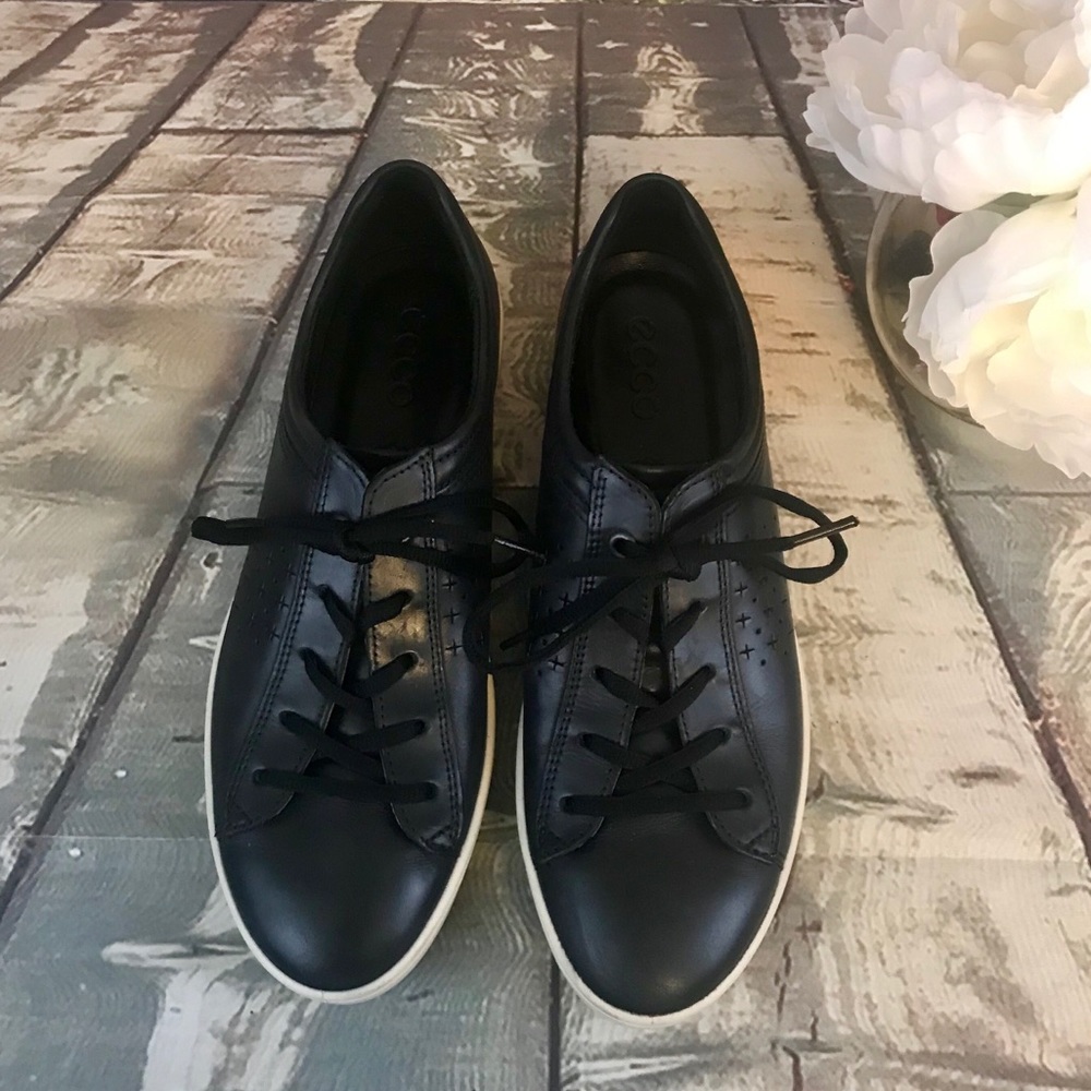 Ecco Black Leather Lace Up Sneakers White Soles